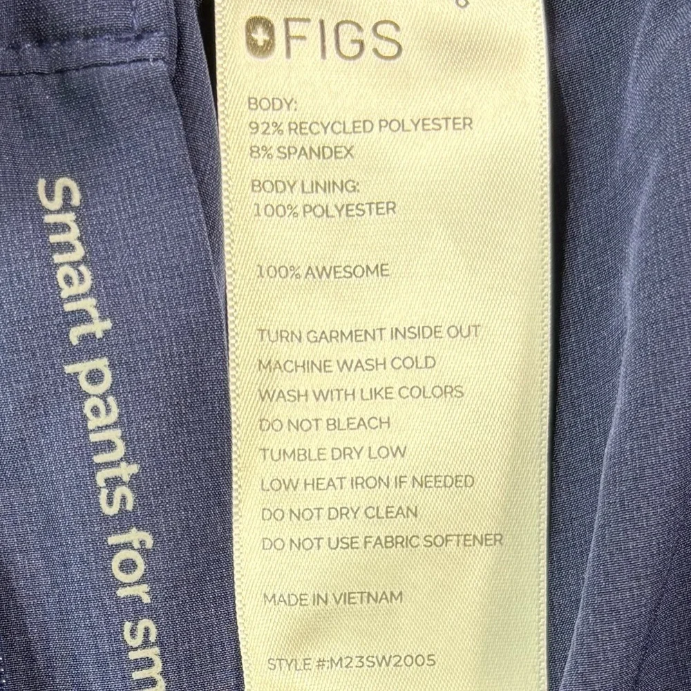 FIGS Men’s Navy Blue Cairo Cargo Scrub Pants